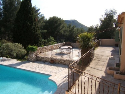 Location saisonniere de vacances chambre VENTABREN
